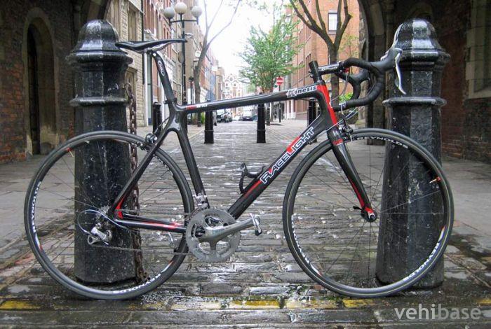 Kinesis KR 810