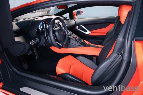 Lamborghini Aventador LP700-4