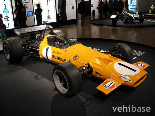 McLaren M7A