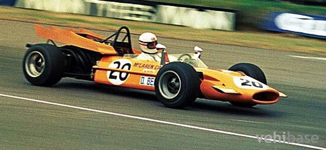 McLaren M9A