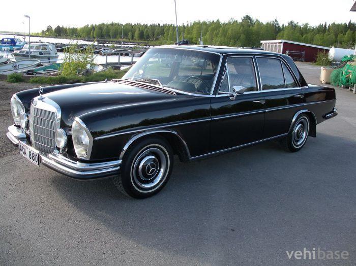 Mercedes-Benz 250S W111