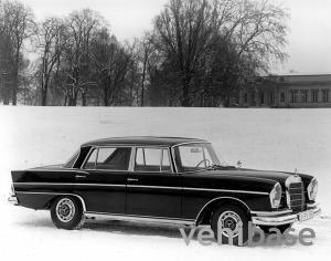 Mercedes-Benz 300 SE LWB