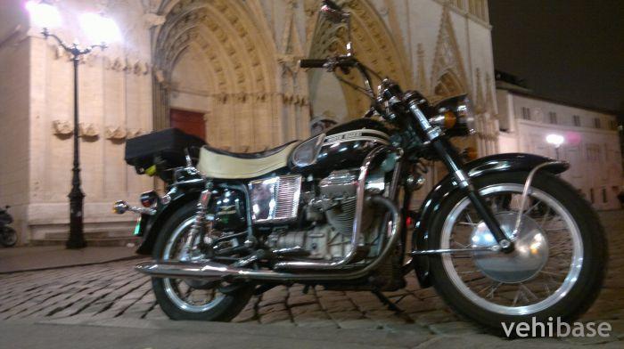 Moto Guzzi V7 850 GT
