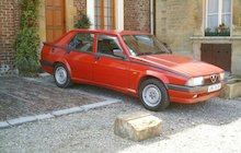 Alfa-Romeo 75 2.0