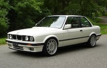 BMW 318i (E30)