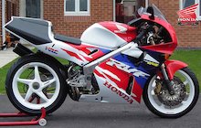 Honda RVF 400