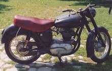 Junak M10