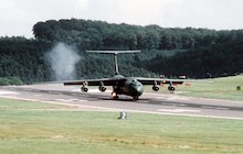 Lockheed C-141 Starlifter