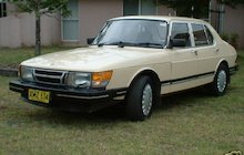 Saab 900 i