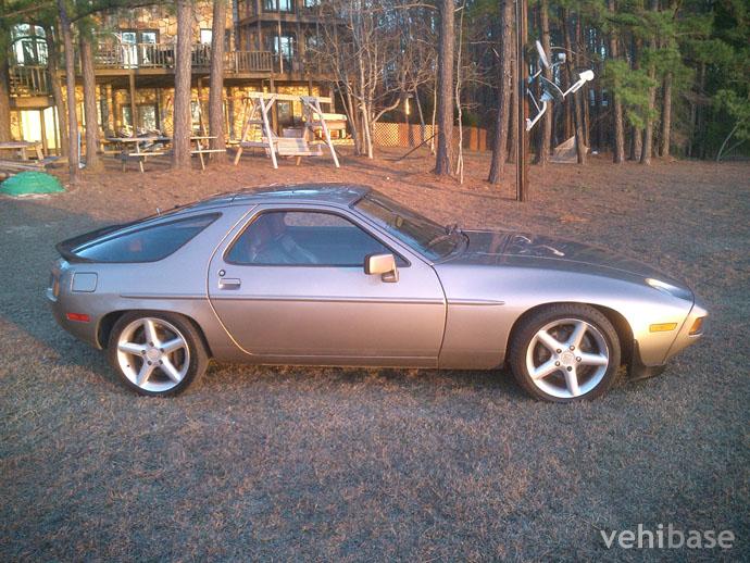 Porsche 928 S LM