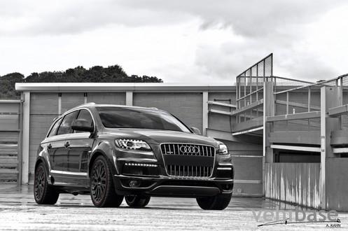 Project Kahn Q7 Black and White