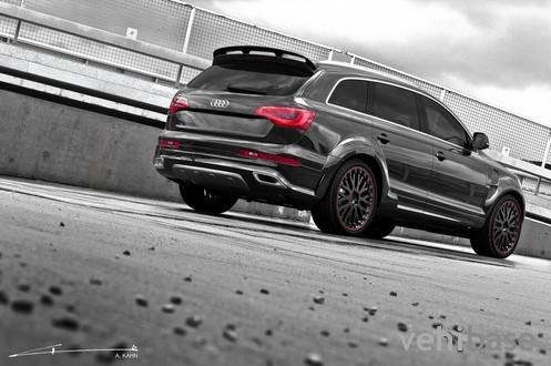 Project Kahn Q7 Black and White