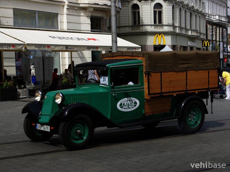 Tatra 43