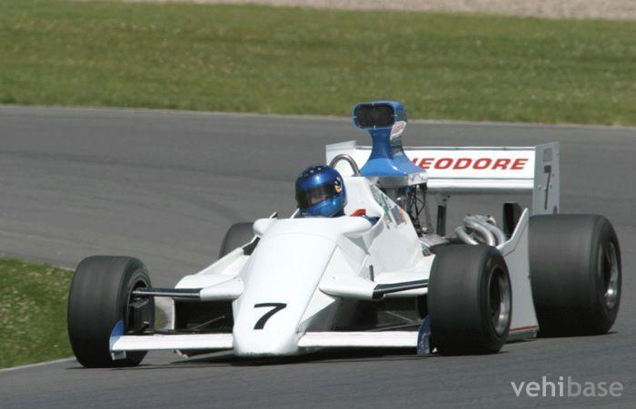 Theodore Racing TY02
