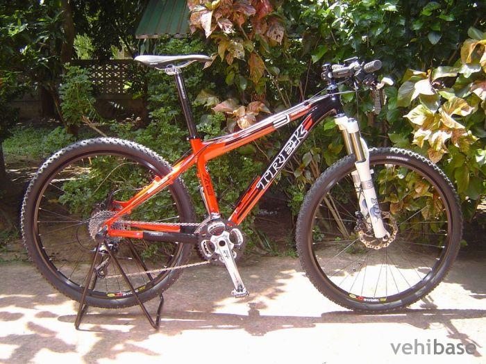 Trek 8900