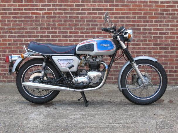 Triumph Bonneville T140V SIlver Jubilee