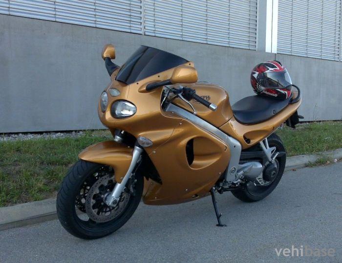 Triumph Sprint ST 955