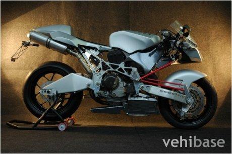 Vyrus 985