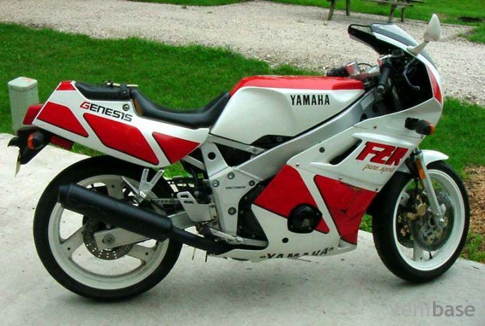 Yamaha FZR 400 Genesis